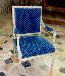 Fauteuil du desservant style Louis XVI